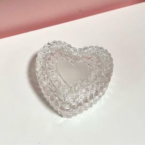 Vintage ornate hearth shaped trinket box